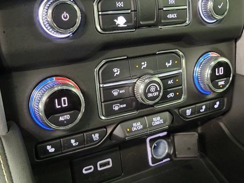 Used 2021 GMC Yukon SLT w/ SLT Premium Package RWD image 30