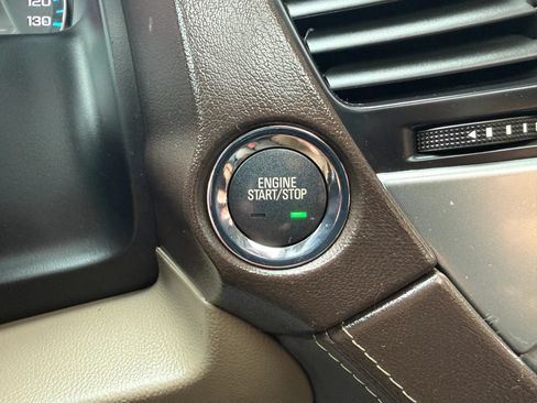 Used 2020 Chevrolet Suburban Premier AWD/4WD image 26