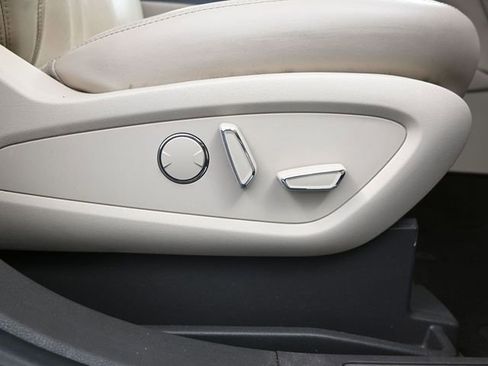 Used 2018 Lincoln MKX Reserve w/ Lincoln MKX Climate Package image 46