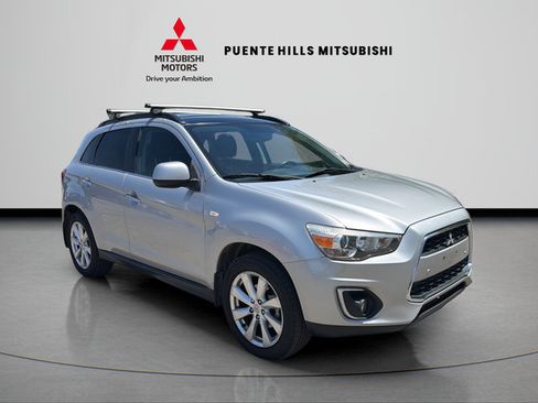 Used 2013 Mitsubishi Outlander Sport SE FWD image 3