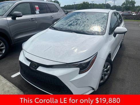 Used 2022 Toyota Corolla LE FWD image 16