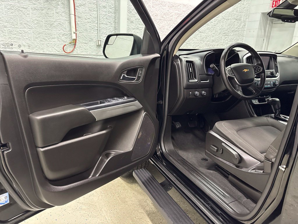 Used 2021 Chevrolet Colorado LT w/ LT Convenience Package AWD/4WD image 15