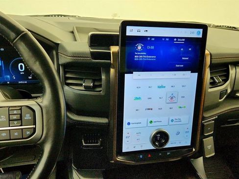 Used 2022 Ford F150 Lightning Lariat image 17