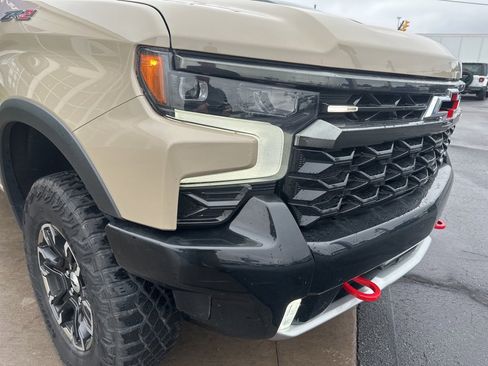 Used 2022 Chevrolet Silverado 1500 ZR2 w/ Technology Package image 13