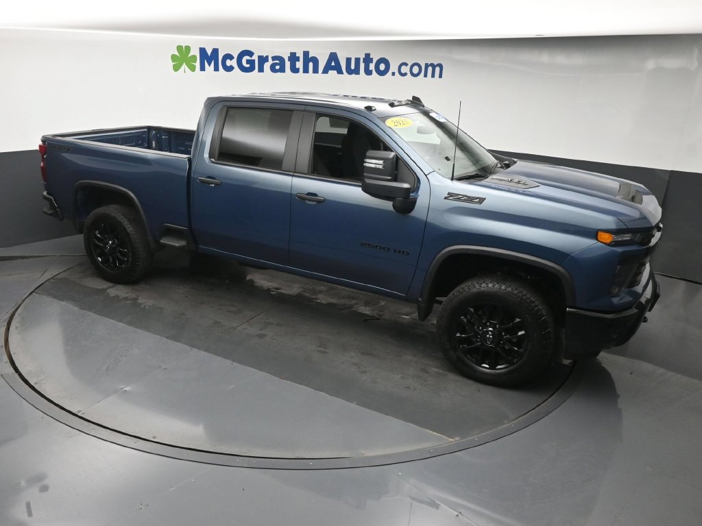 Used 2025 Chevrolet Silverado 2500 Custom AWD/4WD image 3