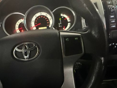 Used 2013 Toyota Tacoma 4x4 Access Cab V6 w/ TRD Sport Pkg image 15