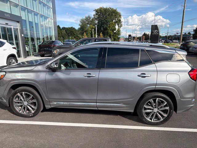 Used 2018 GMC Terrain Denali w/ Advanced Safety Package AWD/4WD image 3