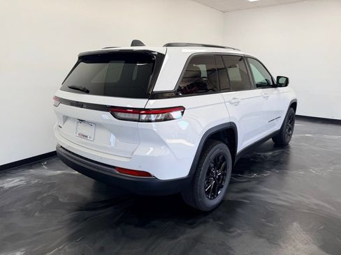 New 2026 Jeep Grand Cherokee Altitude AWD/4WD image 22