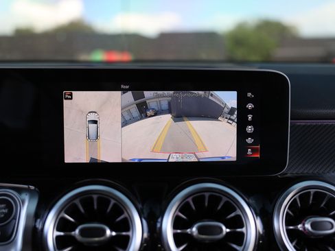 Used 2021 Mercedes-Benz GLB 250 image 39