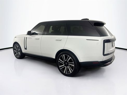 Certified 2023 Land Rover Range Rover SE image 7
