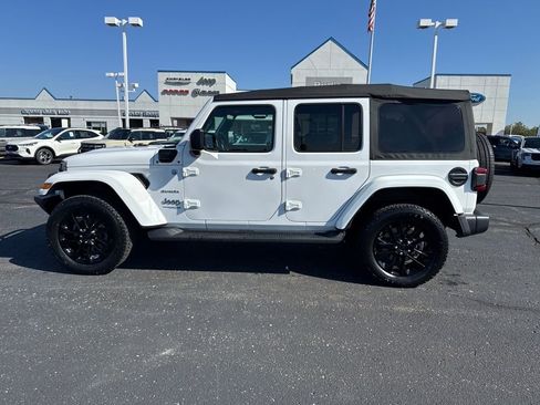 Used 2021 Jeep Wrangler Unlimited Sahara w/ Cold Weather Group image 2