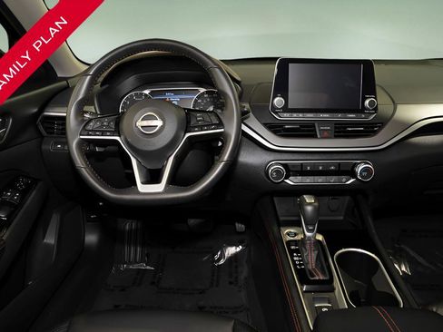 Certified 2024 Nissan Altima 2.5 SR image 2