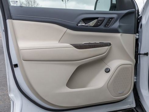 Certified 2023 GMC Acadia Denali w/ Denali Technology Package image 16