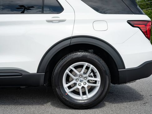 New 2026 Ford Explorer Active w/ Active Comfort Package RWD image 6