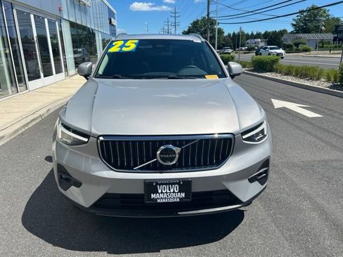 Certified 2025 Volvo XC40 B5 Plus AWD/4WD image 7