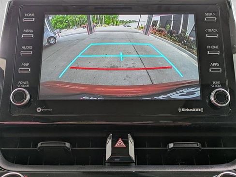 Used 2021 Toyota Corolla LE FWD image 15