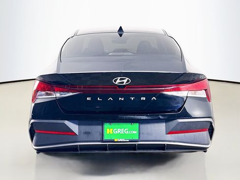 Used 2024 Hyundai Elantra SEL FWD image 8