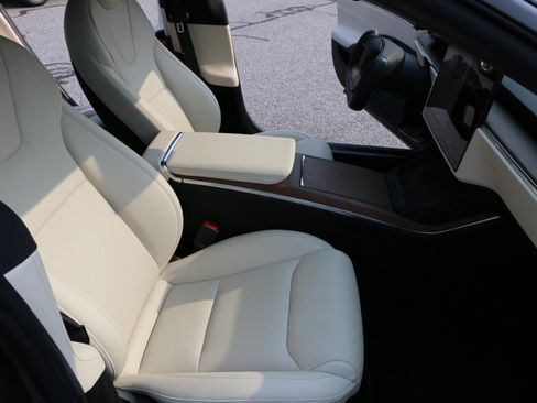 Used 2021 Tesla Model S Long Range AWD/4WD image 23