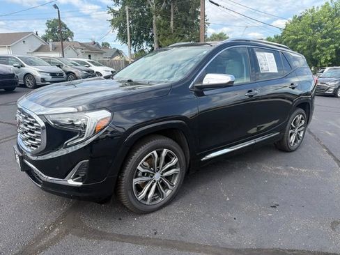 Used 2020 GMC Terrain Denali w/ Denali Premium Package AWD/4WD image 3