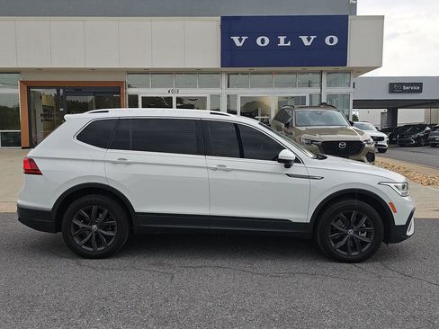 Used 2022 Volkswagen Tiguan SE AWD/4WD image 6