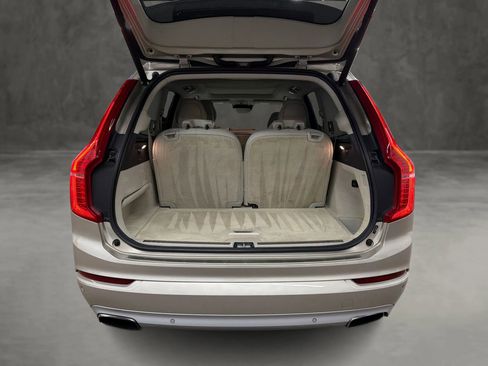 Used 2016 Volvo XC90 T6 Momentum w/ Momentum Plus Package image 12