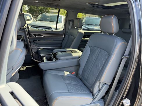 Used 2024 Jeep Grand Wagoneer L Series III w/ Rear Seat Video Group 1 AWD/4WD image 34