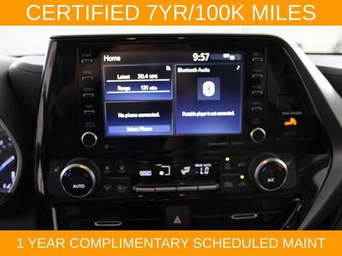 Used 2022 Toyota Highlander XLE AWD/4WD image 26