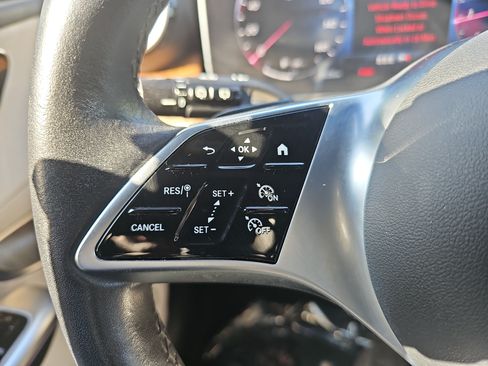Used 2023 Mercedes-Benz GLC 300 4MATIC image 18