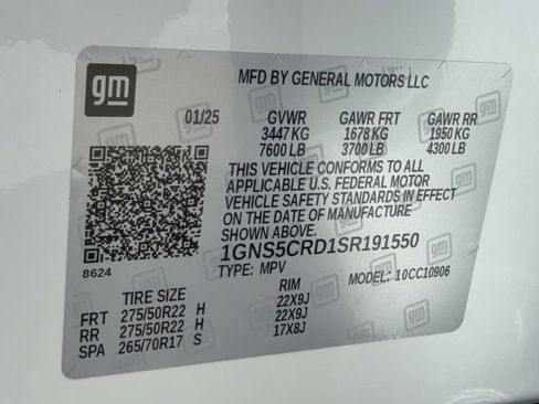Used 2025 Chevrolet Suburban LT w/ Comfort Package RWD image 29