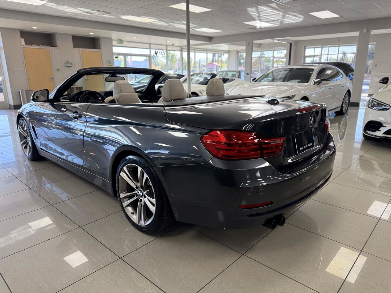 Used 2017 BMW 430i Convertible RWD image 4
