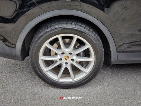 Used 2019 Porsche Cayenne AWD/4WD image 10