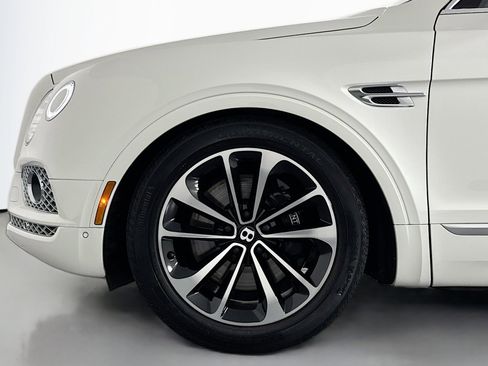 Used 2018 Bentley Bentayga Activity image 10