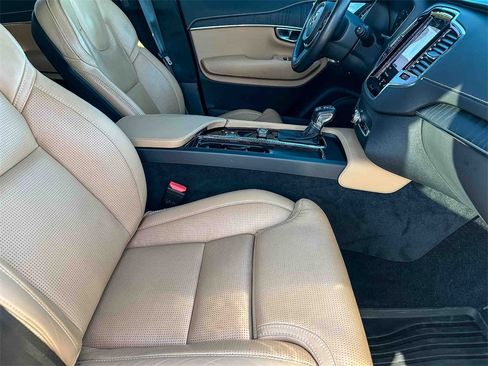 Used 2022 Volvo XC90 T6 Inscription w/ Lounge Package image 23