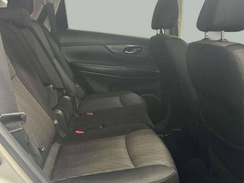 Used 2019 Nissan Rogue SV AWD/4WD image 8