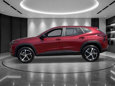 Certified 2024 Chevrolet Trax RS w/ Driver Confidence Package FWD image 4
