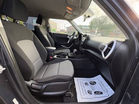 Used 2021 Kia Soul LX FWD image 21