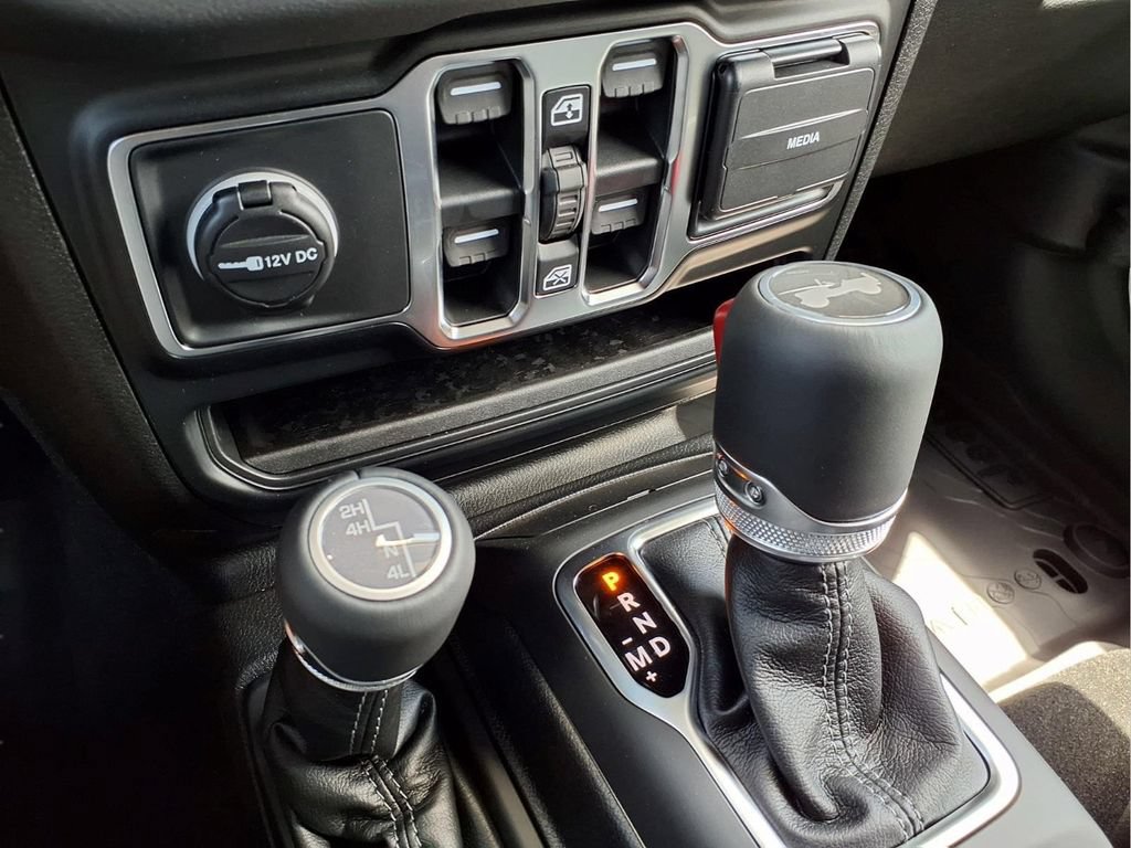New 2026 Jeep Wrangler Unlimited Sahara AWD/4WD image 28