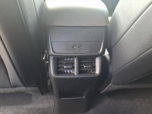 Used 2025 Chevrolet Equinox LT w/ Convenience Package II FWD image 23