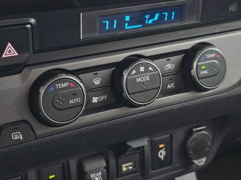 Used 2021 Toyota Tacoma TRD Sport w/ Technology Package image 32