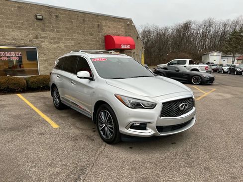 Used 2017 INFINITI QX60 FWD w/ Deluxe Technology Package image 3