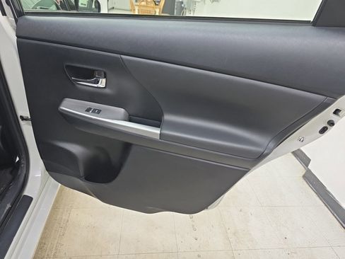 Used 2015 Toyota Prius V Five image 15