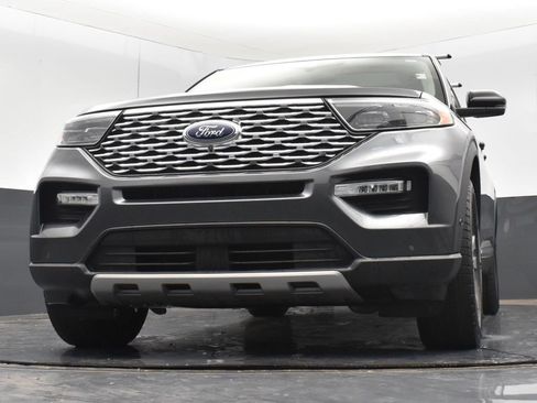 Used 2020 Ford Explorer Platinum w/ Premium Technology Package AWD/4WD image 24