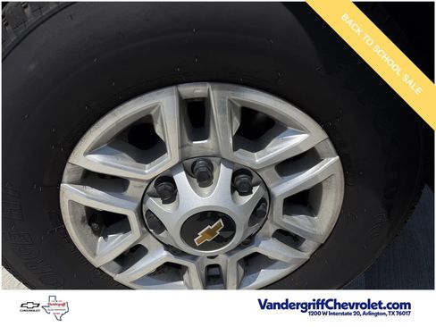 Used 2025 Chevrolet Silverado 2500 LT w/ Convenience Package AWD/4WD image 7