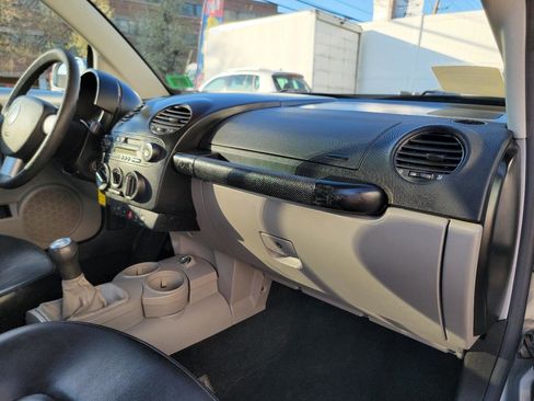 Used 2004 Volkswagen Beetle GLS FWD image 33