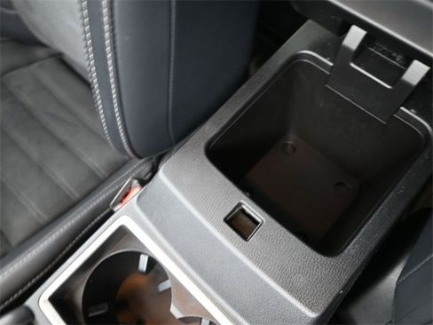 Used 2024 Mitsubishi Outlander SE image 9