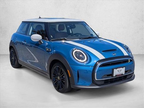 Used 2024 MINI Cooper SE w/ Signature Upholstery Package FWD image 3