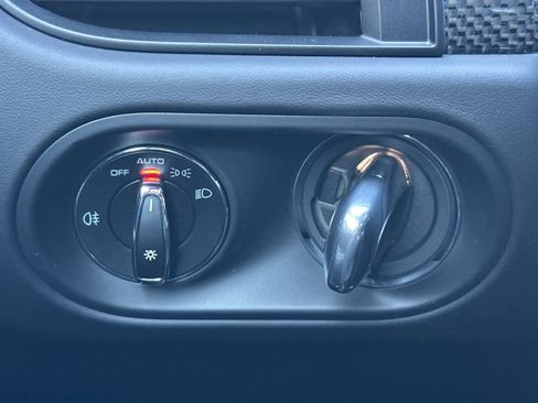 New 2026 Porsche Macan GTS image 30