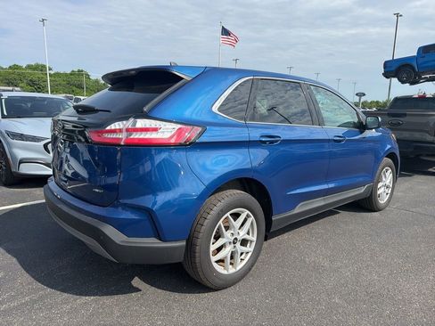 Used 2024 Ford Edge SEL w/ Convenience Package AWD/4WD image 3