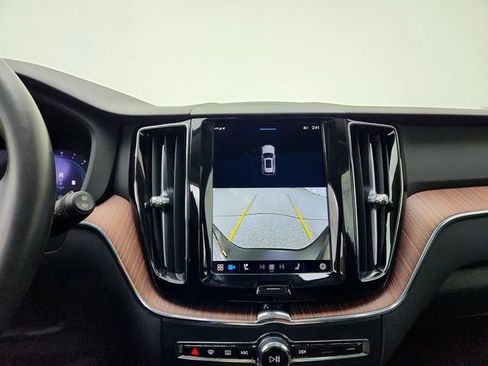 Used 2023 Volvo XC60 B5 Plus w/ Climate Package image 24