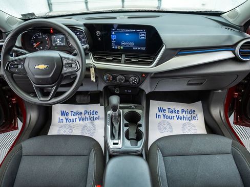 Used 2025 Chevrolet Trax LS FWD image 18